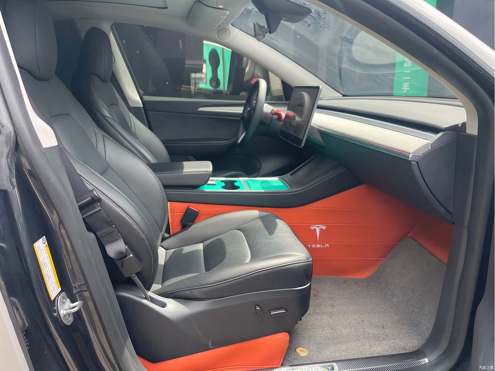Tesla Model Y, 2024 8
