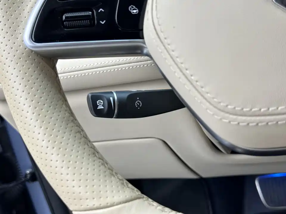 AITO Ask the world M7