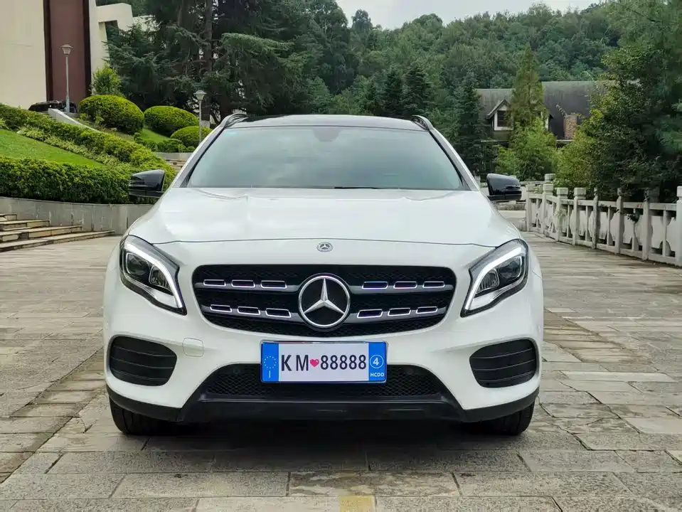 Mercedes-Benz GLA