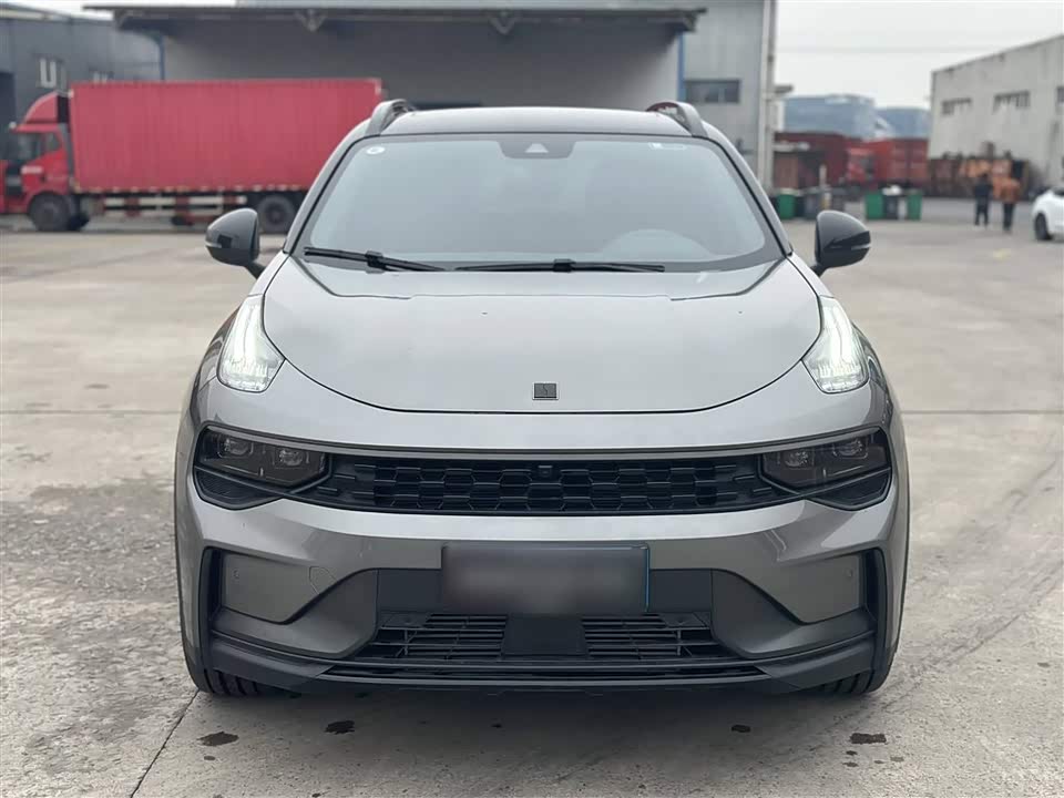 Lynk & Co 01