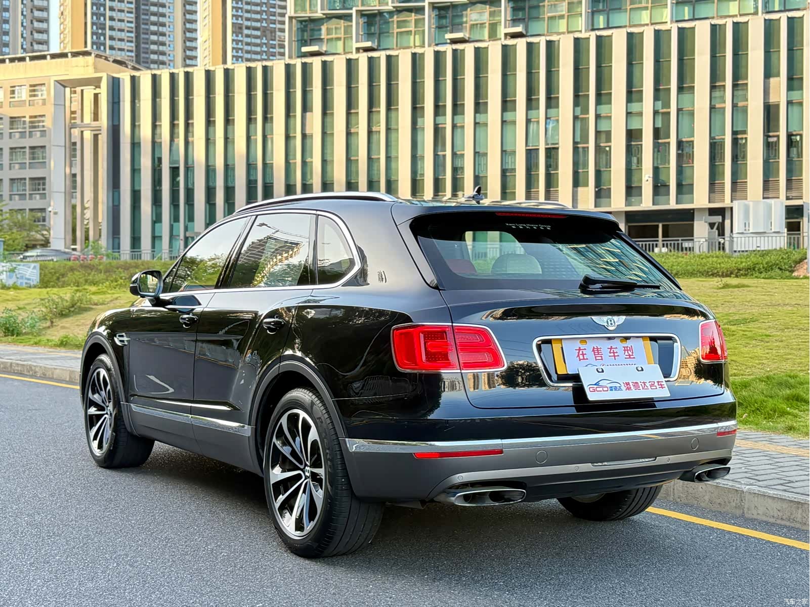 Bentley Bentayga, 2017 6