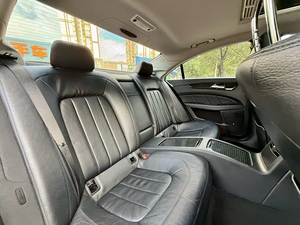 Mercedes-Benz CLS Mercedes-Benz CLS
