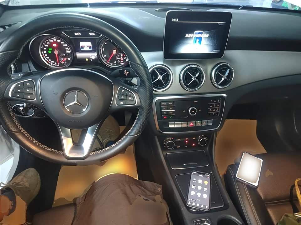 Mercedes-Benz CLA