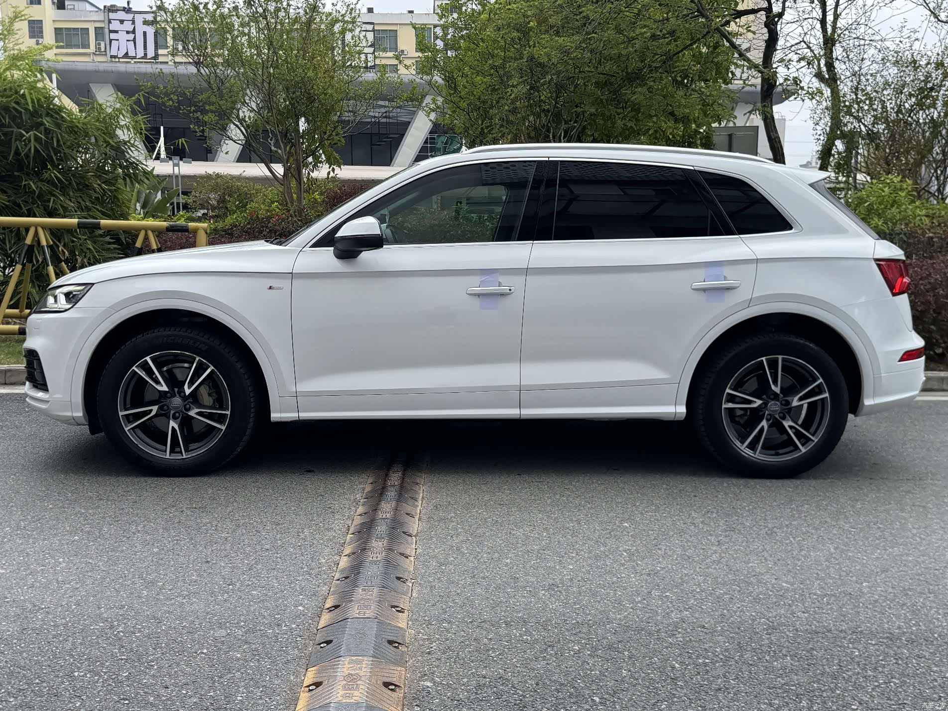 Audi Q5L, 2018 3