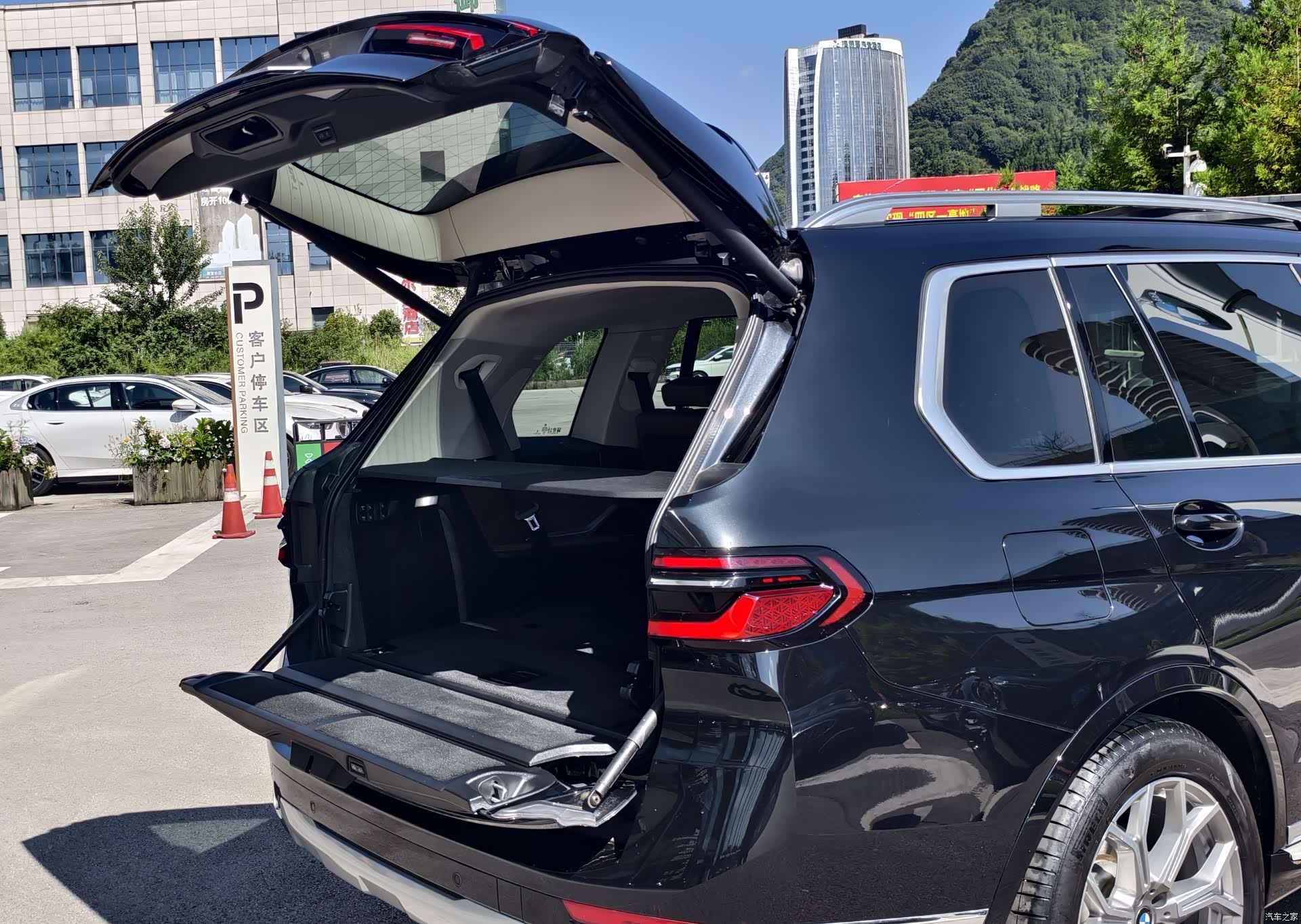 BMW X7, 2025 10