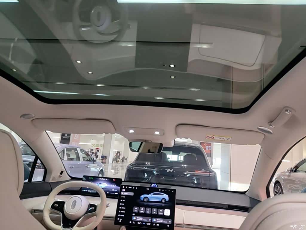Luxeed R7, 2025 18