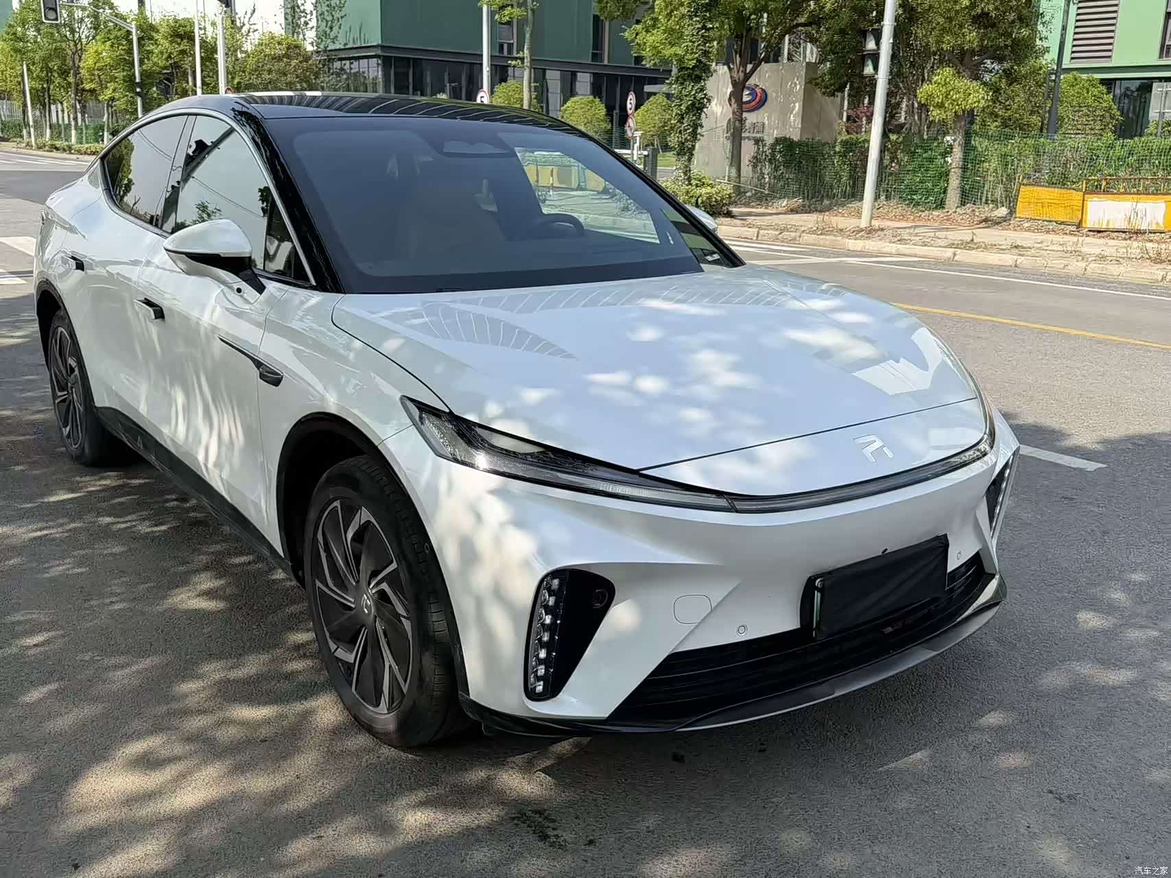 Rising Auto R7, 2023 3