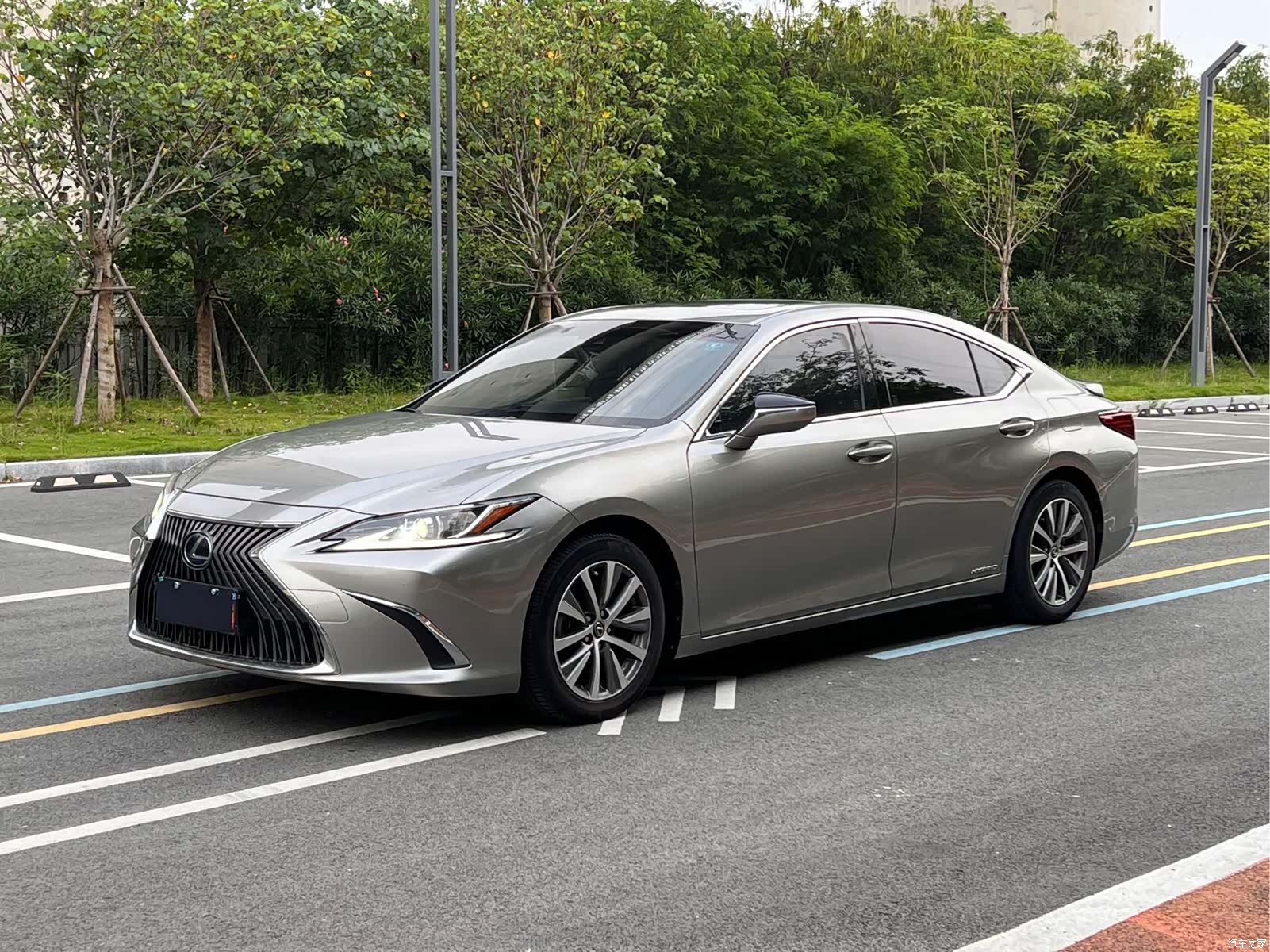 Lexus ES, 2019 1