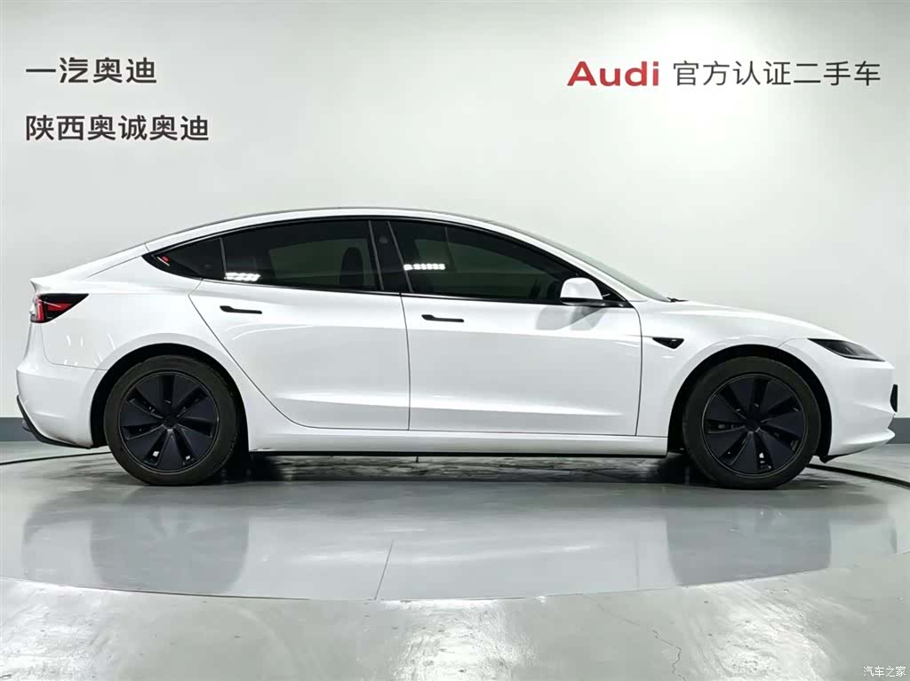 Tesla Model 3, 2025 3