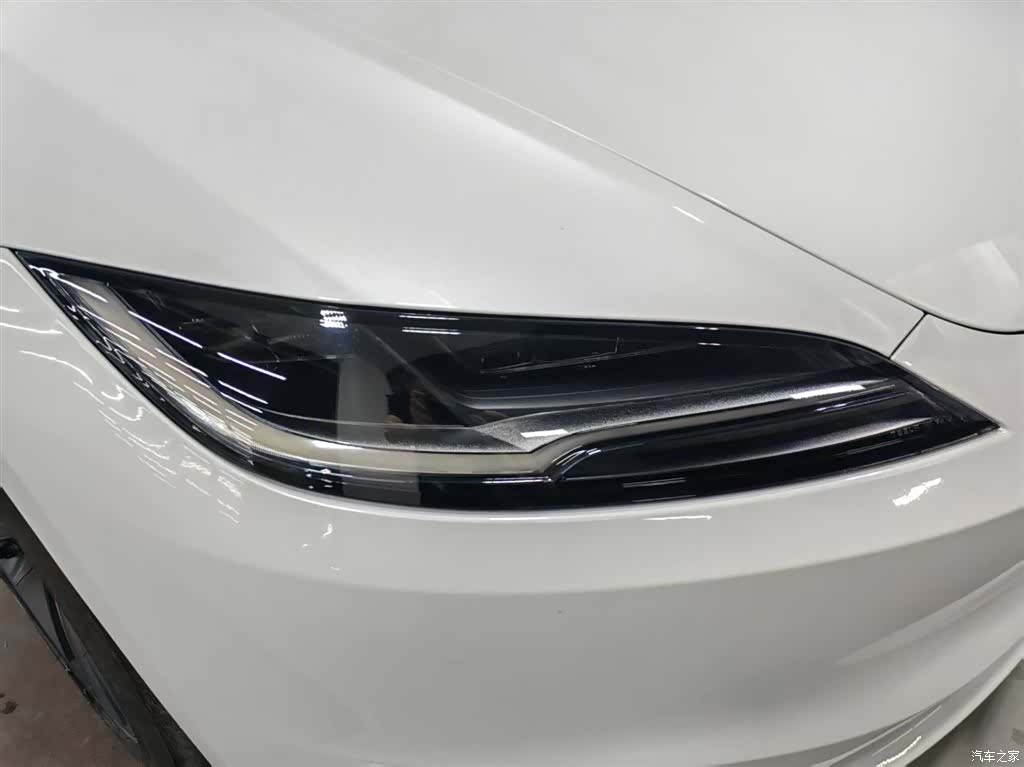 Tesla Model 3, 2025 14