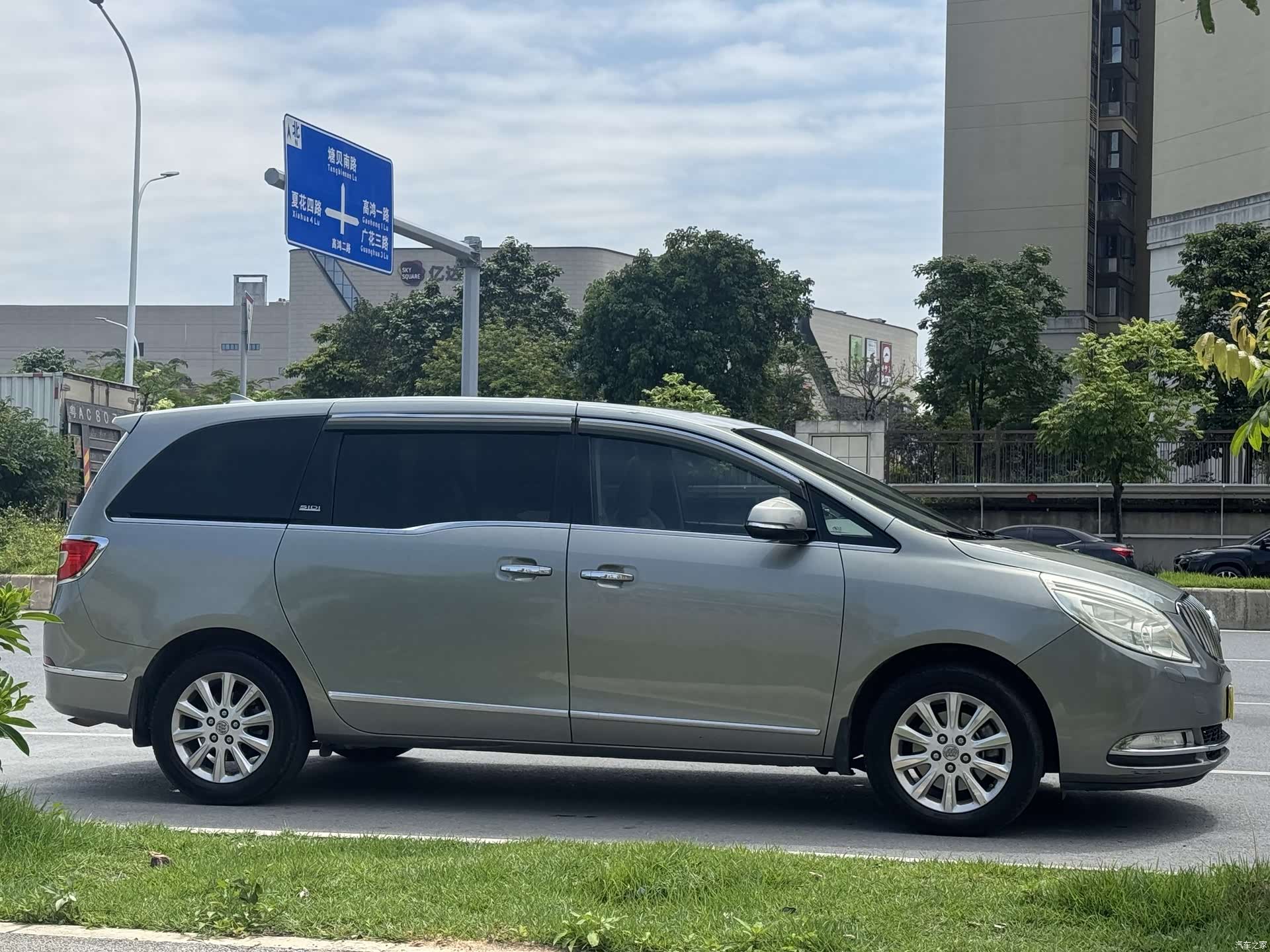Buick GL8, 2012 2