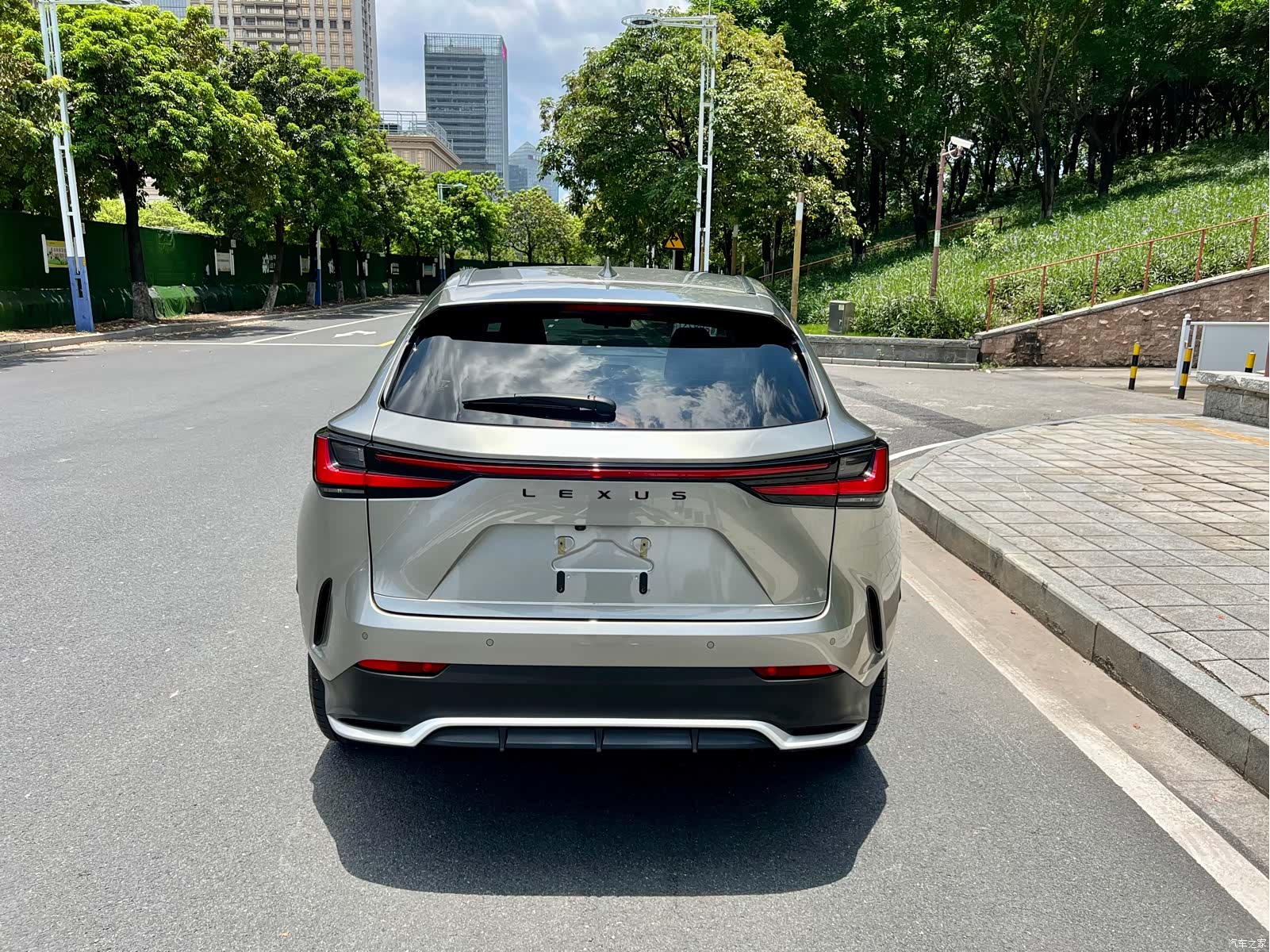 Lexus NX, 2022 30