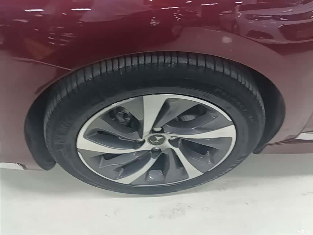 DS 5LS, 2018 23
