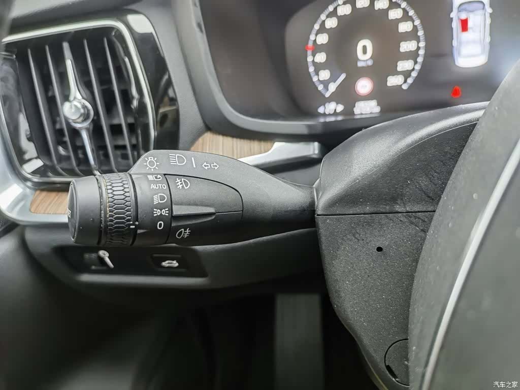 Volvo S60, 2022 21