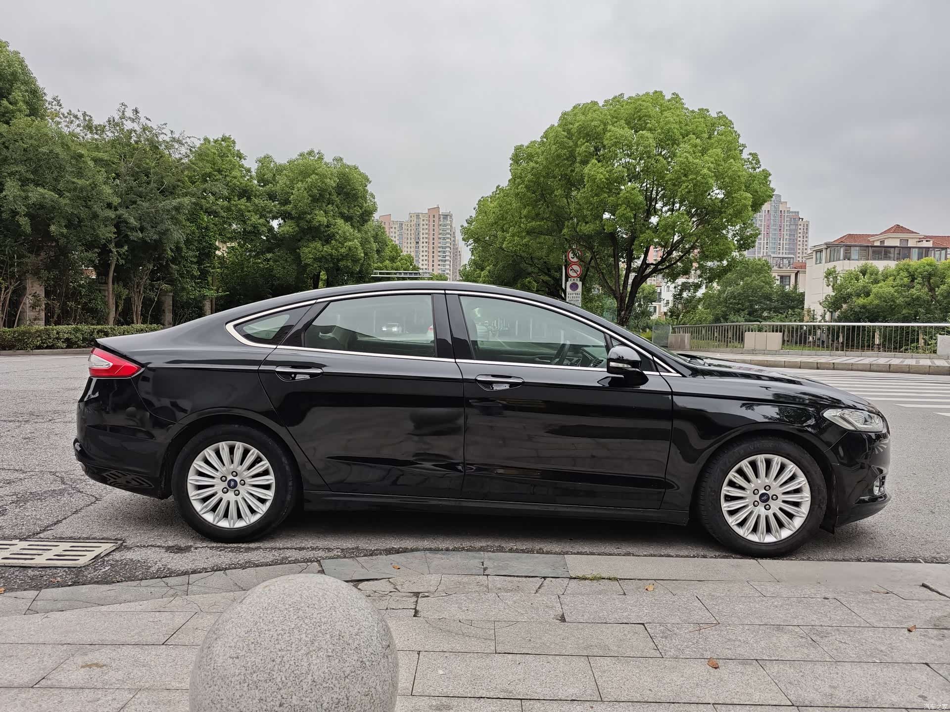 Ford Mondeo, 2013 4