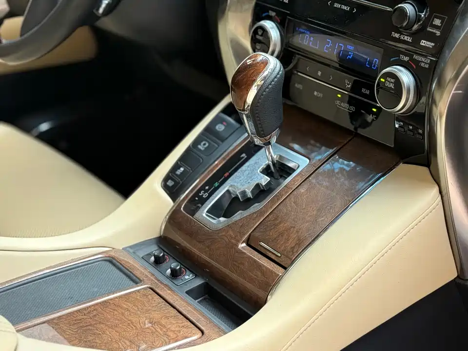 Toyota Elfa