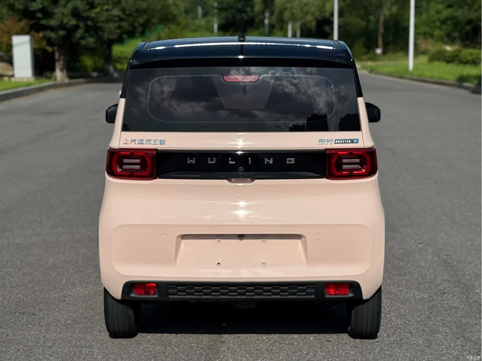 Wuling MINIEV, 2022 13