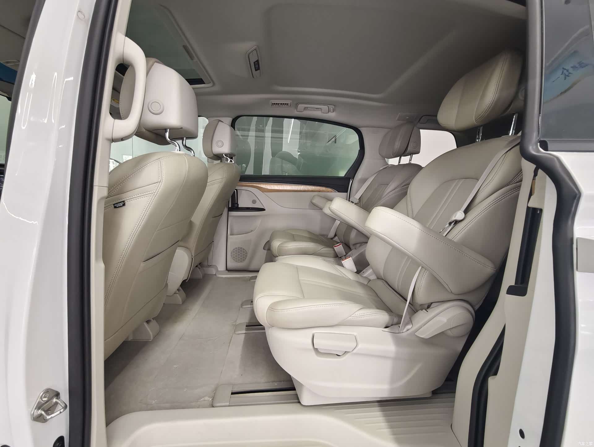 Buick GL8, 2018 11