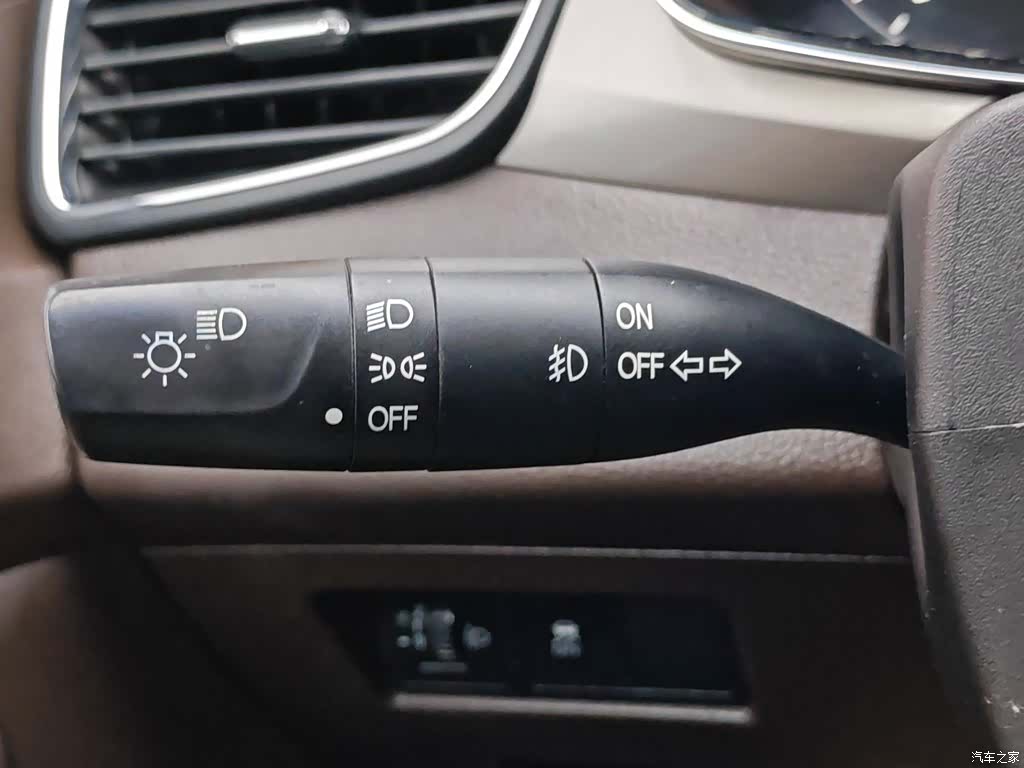 Wuling 310W, 2019 21