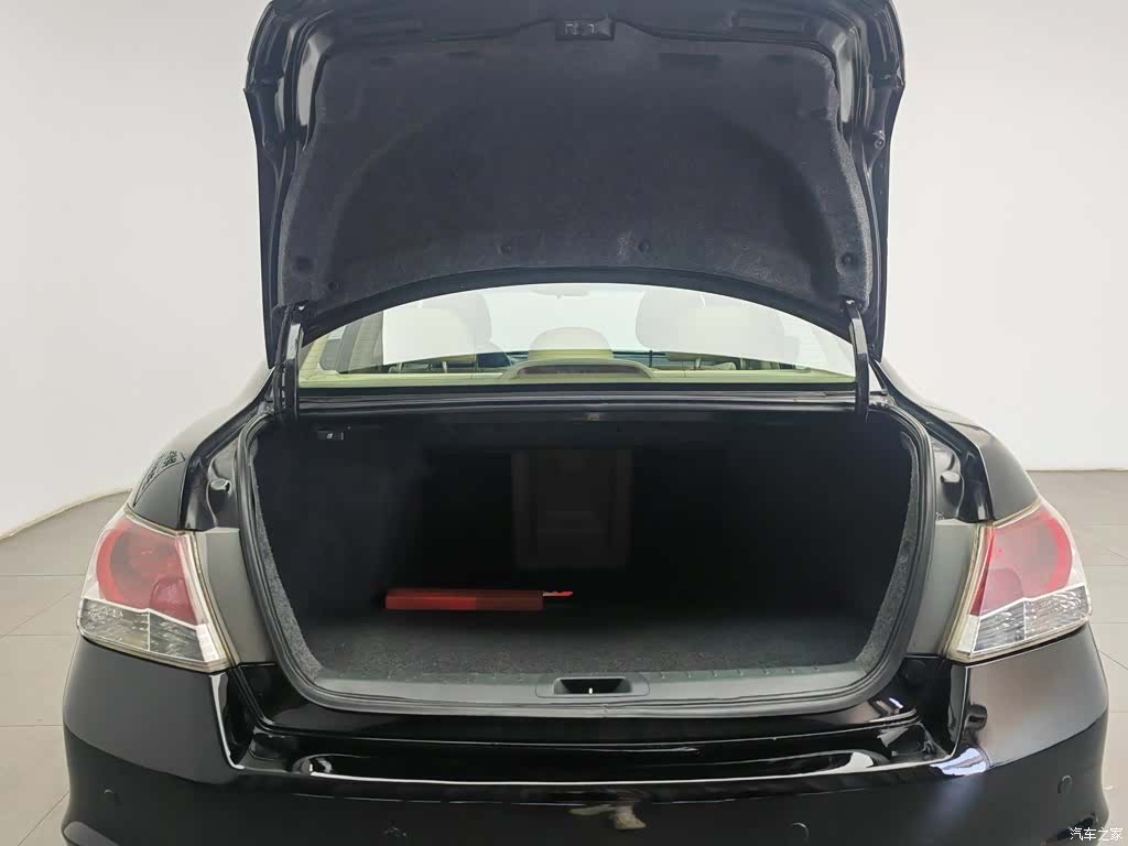 Honda Accord, 2011 16