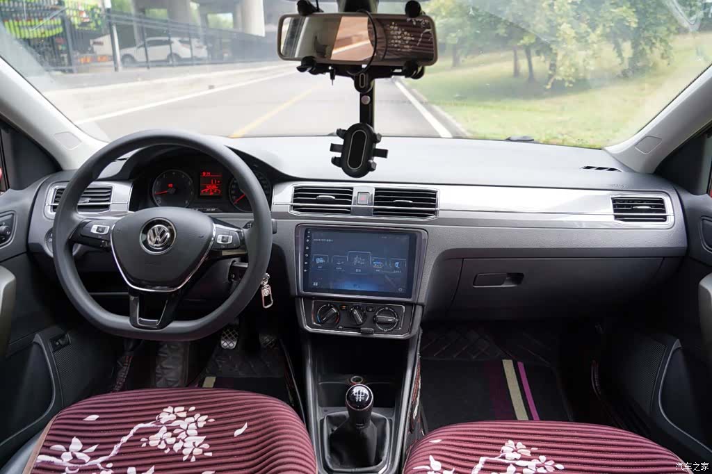 Volkswagen Santana, 2017 3