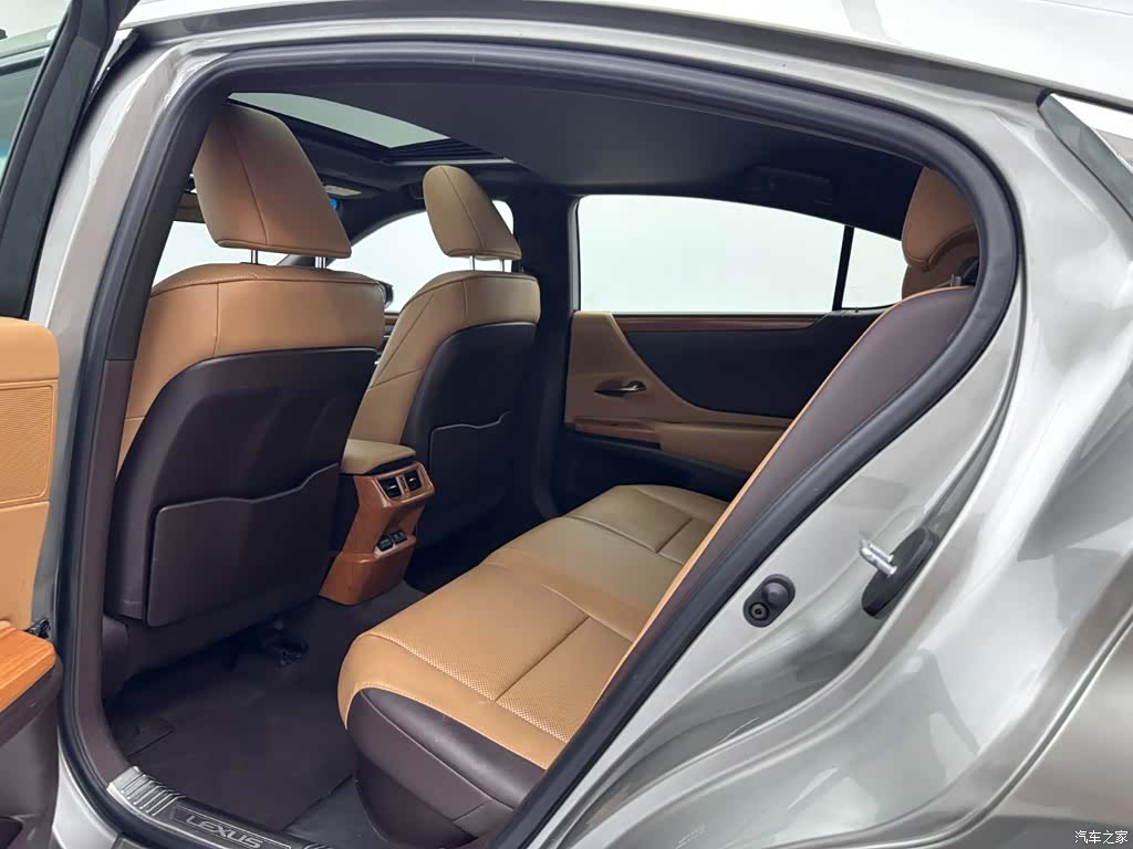 Lexus ES, 2020 20