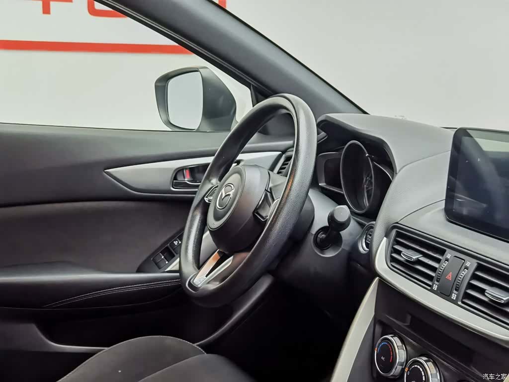 Mazda CX-4, 2019 22