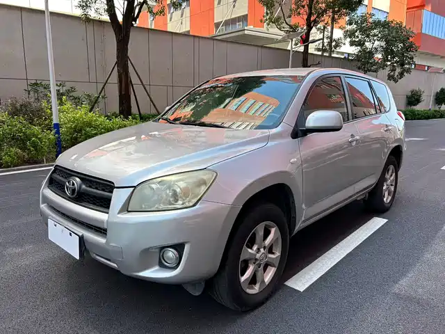 Toyota RAV4 2010 — купить из Китая под заказ
