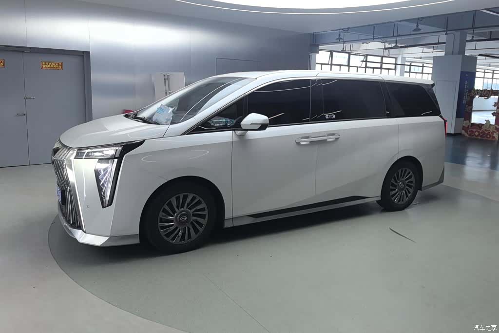 Trumpchi M8, 2023 2