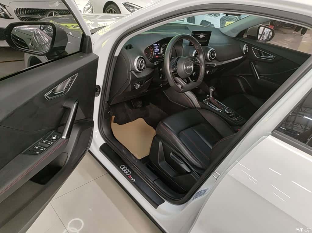 Audi Q2L, 2022 16