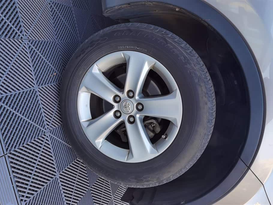 Toyota RAV4 Rongfang