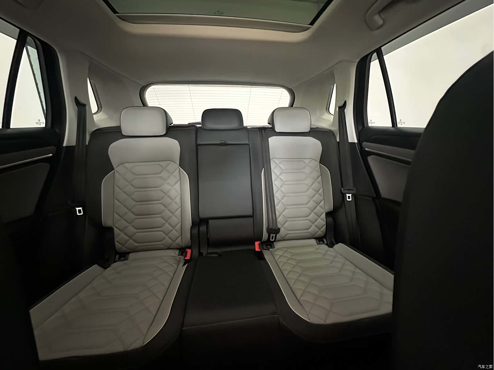 Volkswagen Tayron, 2023 28