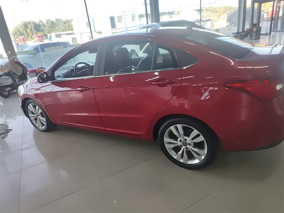 Chery Arrizo 5