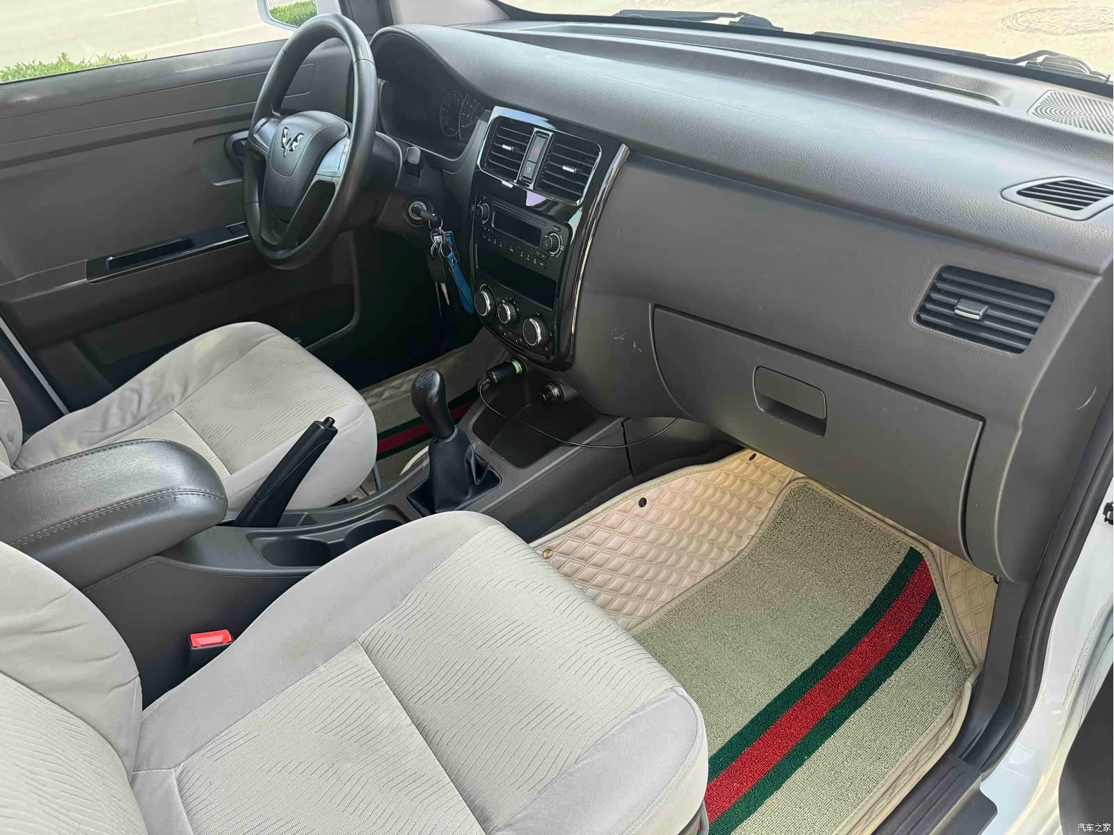 Wuling V, 2016 16