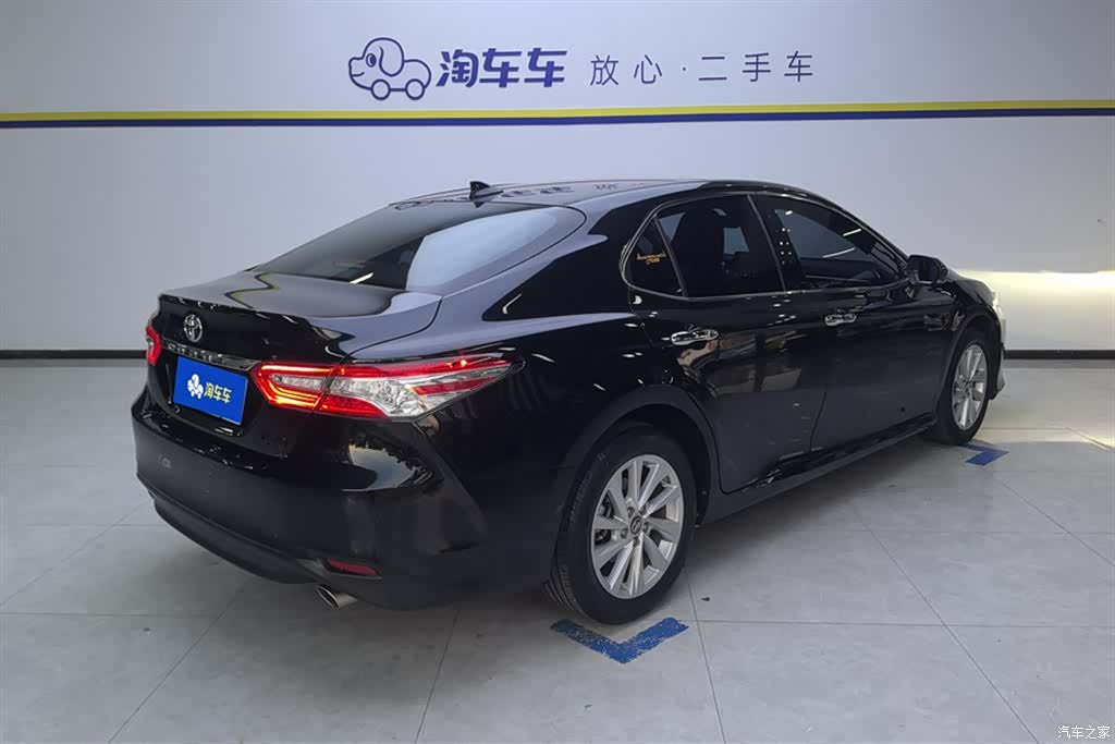 Toyota Camry, 2022 3