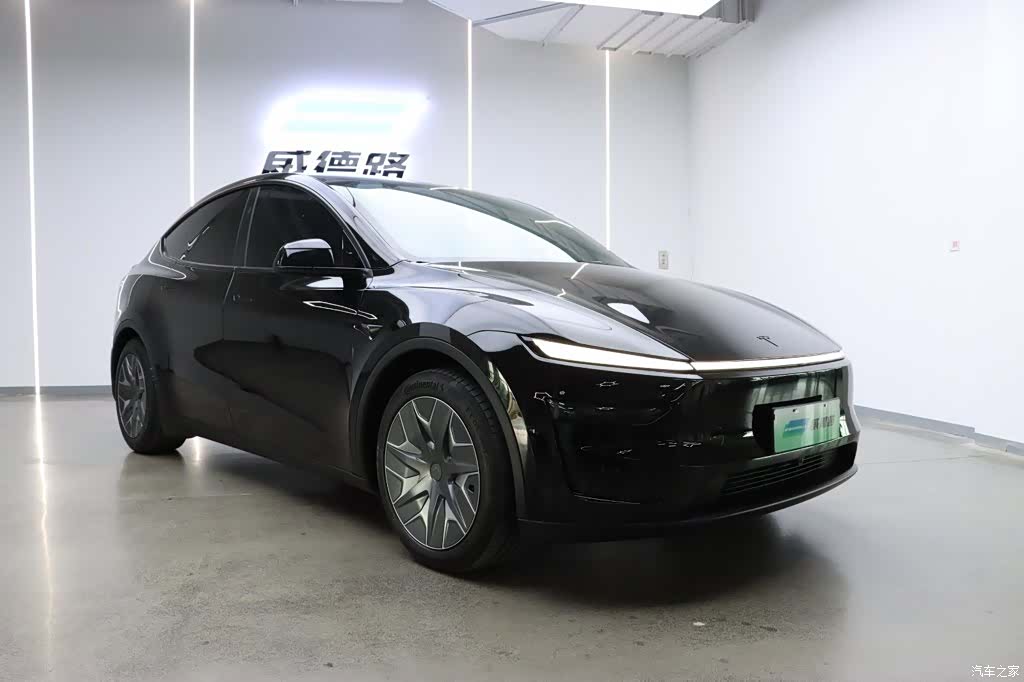 Tesla Model Y, 2026 7