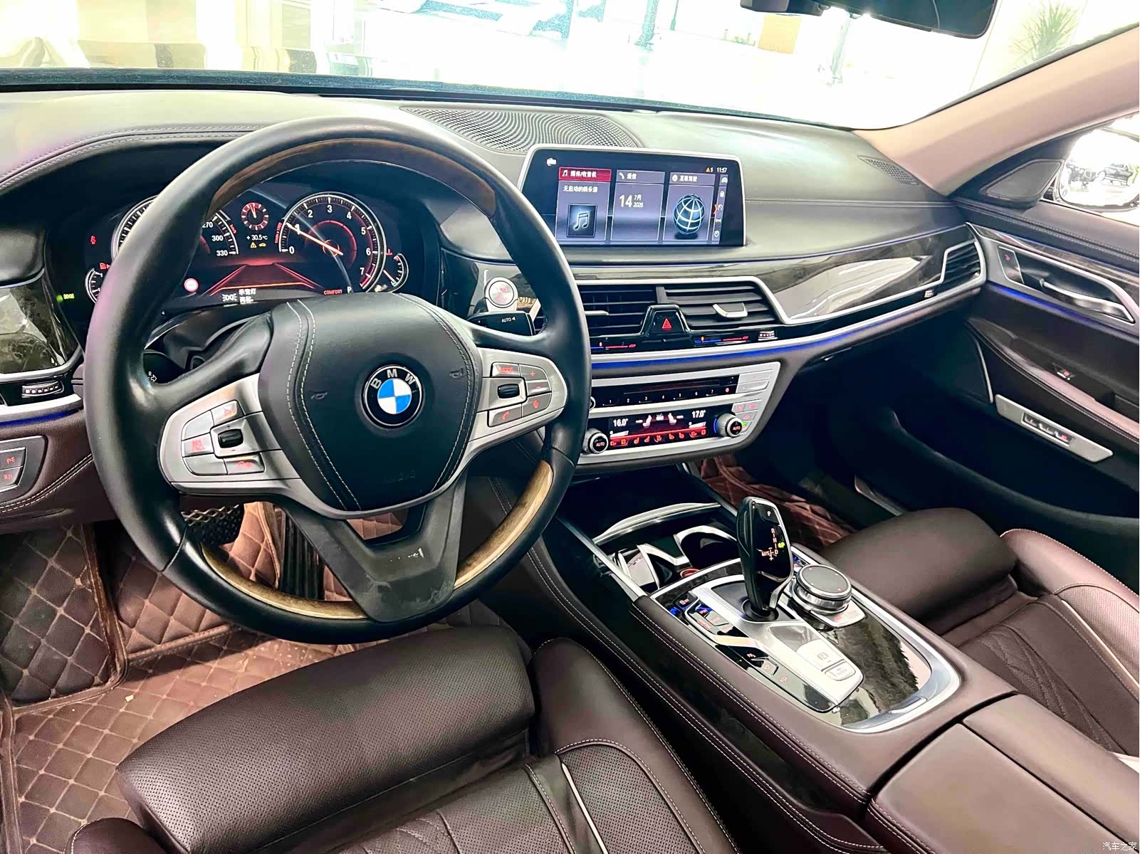 BMW 7 Series, 2018 все фото