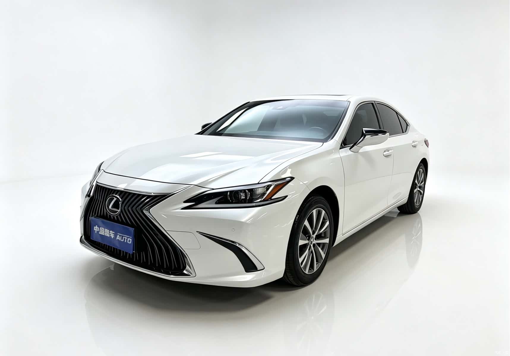 Lexus ES, 2021 1