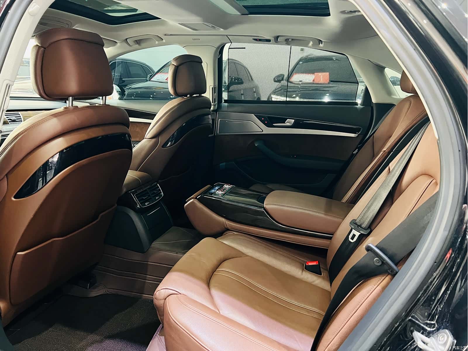 Audi A8L, 2015 все фото