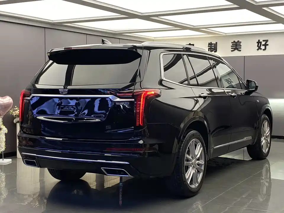 Cadillac XT6