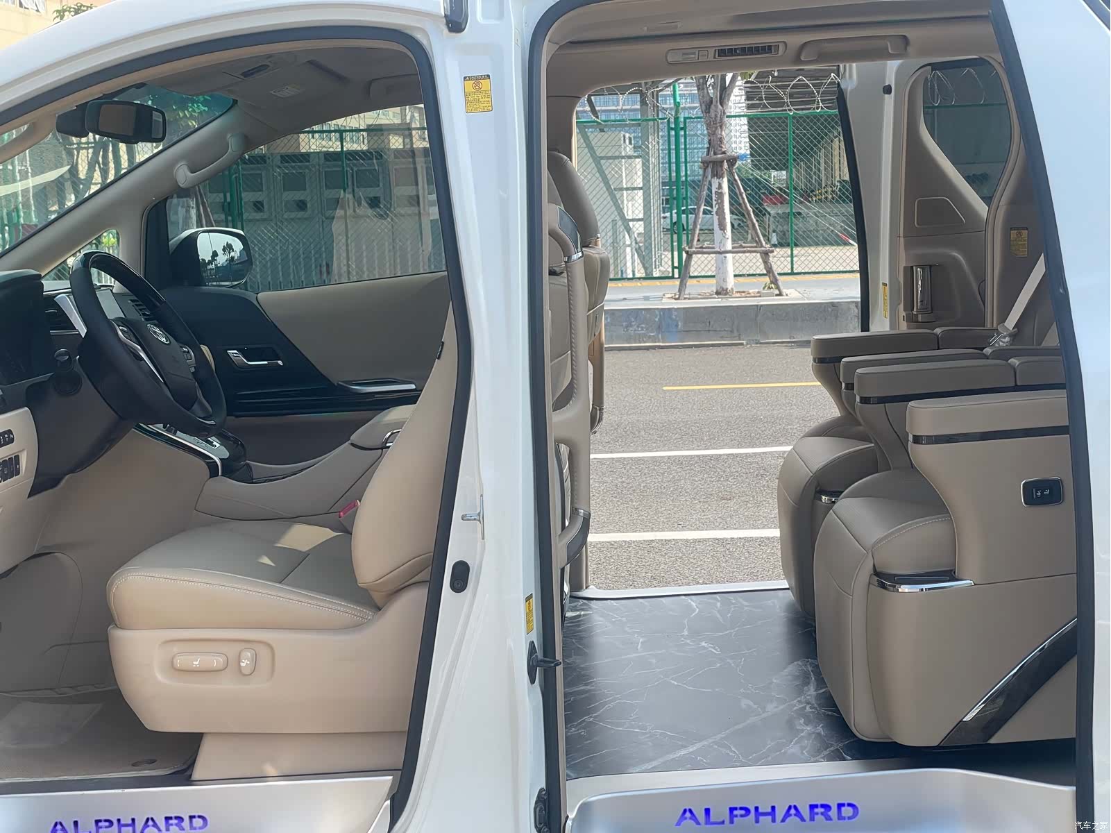 Toyota Alphard, 2012 17