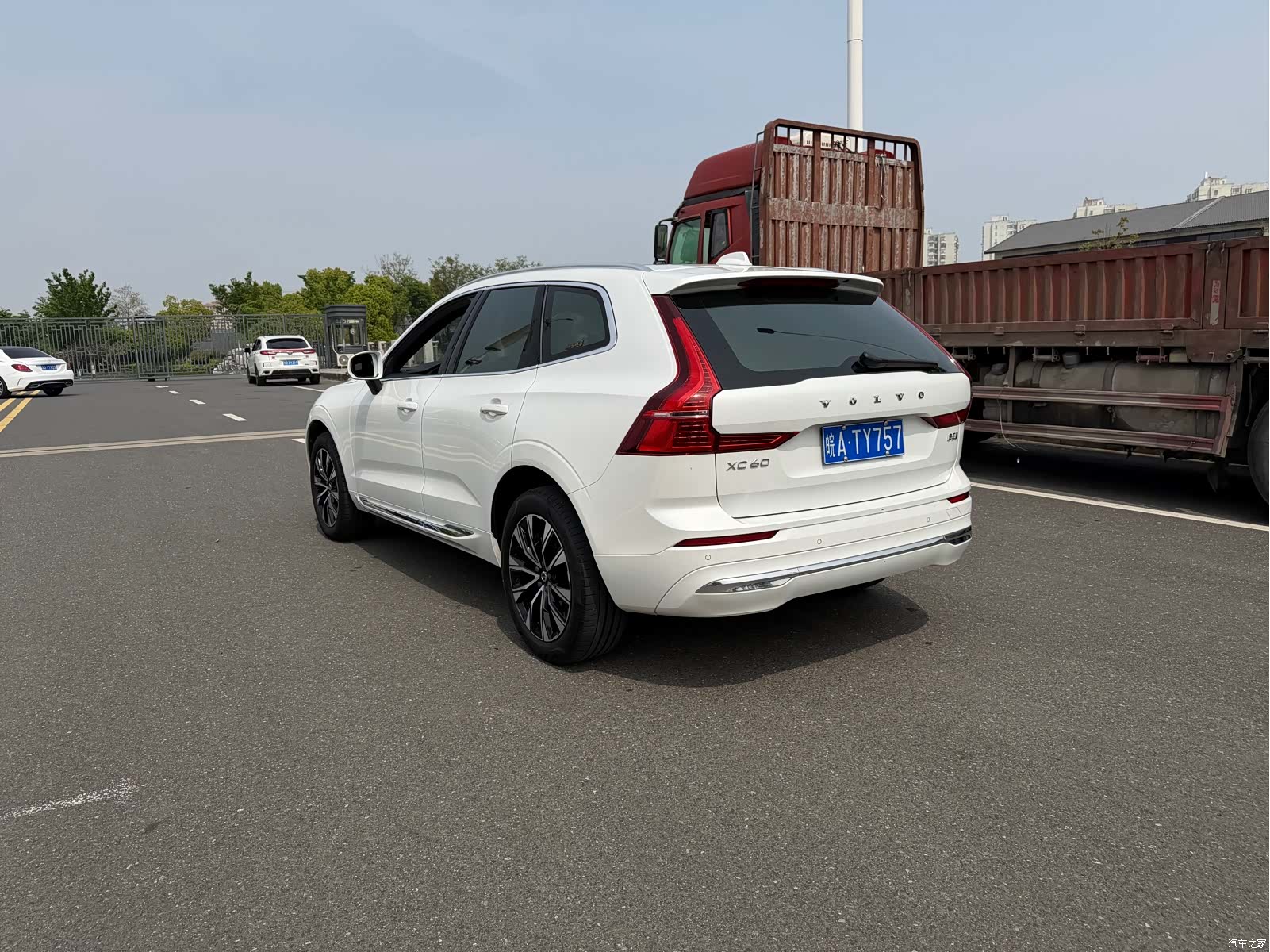 Volvo XC60, 2023 все фото