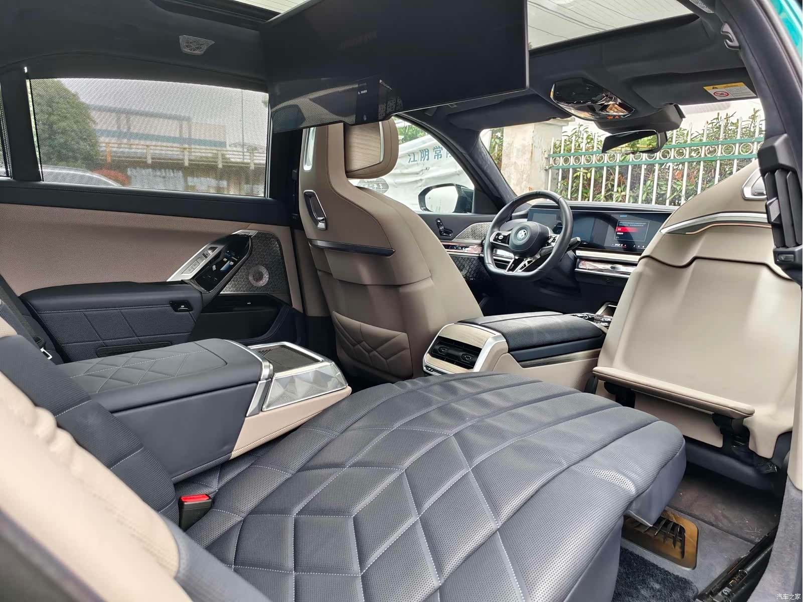 BMW i7, 2024 15