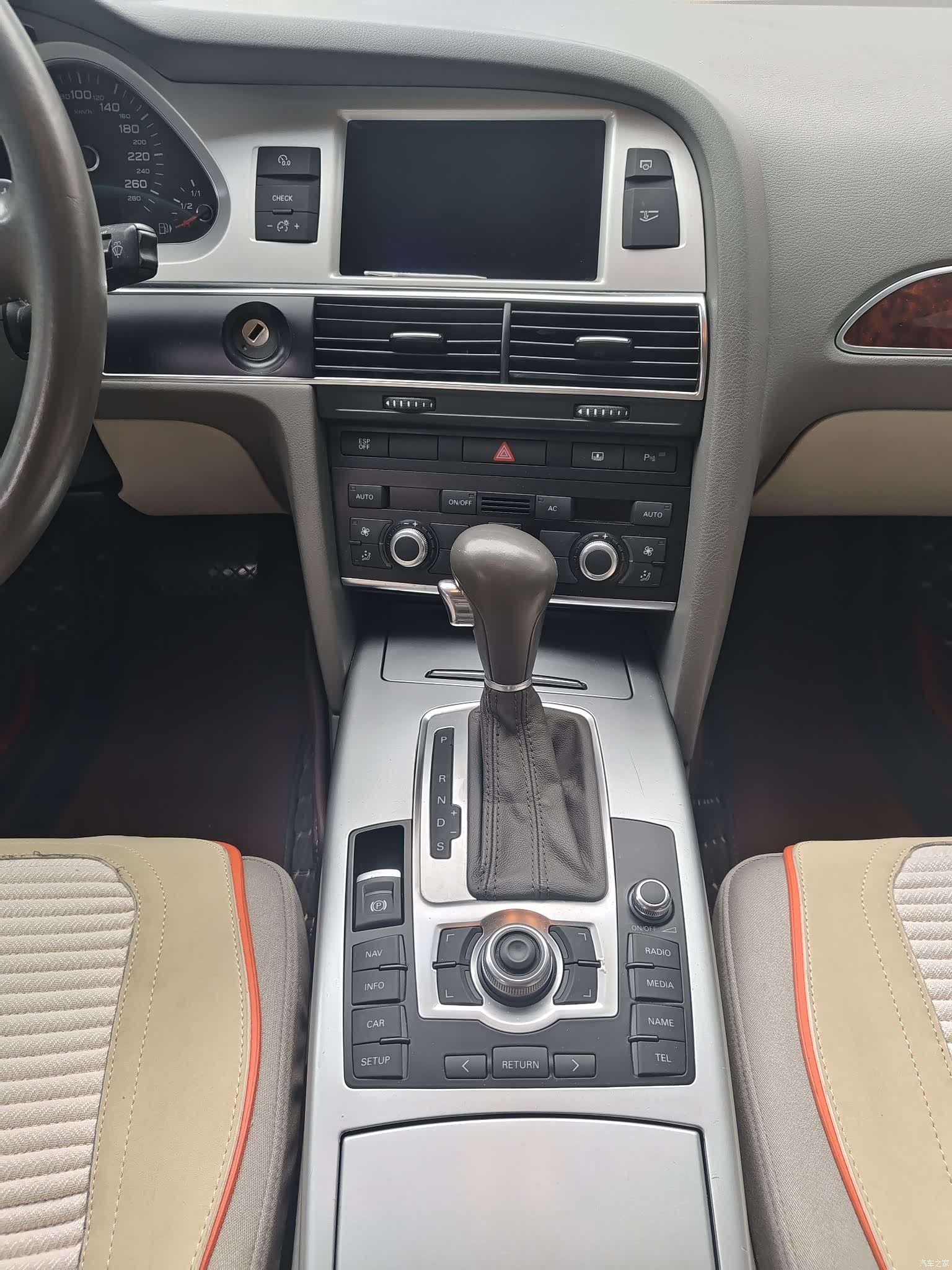 Audi A6L, 2010 8