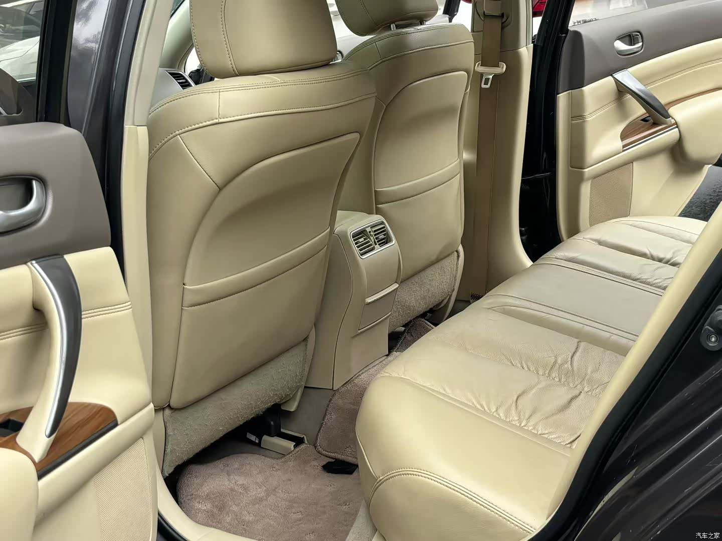 Nissan Teana, 2012 7