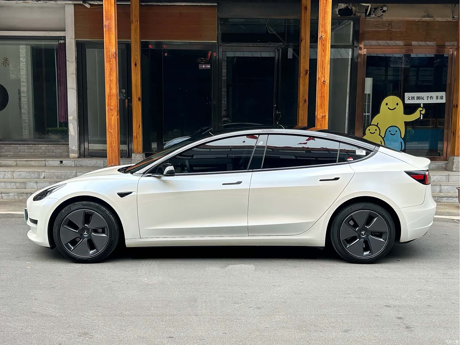 Tesla Model 3, 2023 17