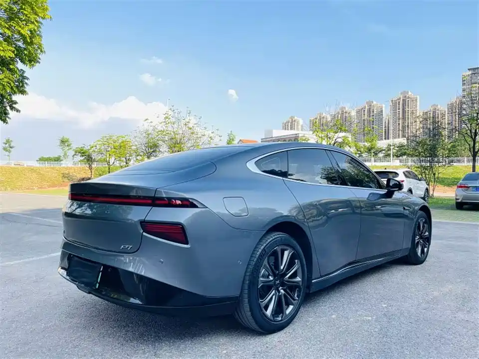 XPENG P7