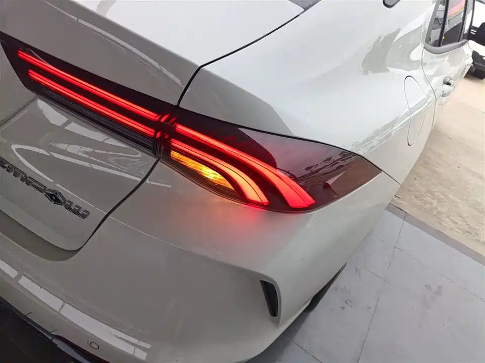 Trumpchi Shadow Leopard