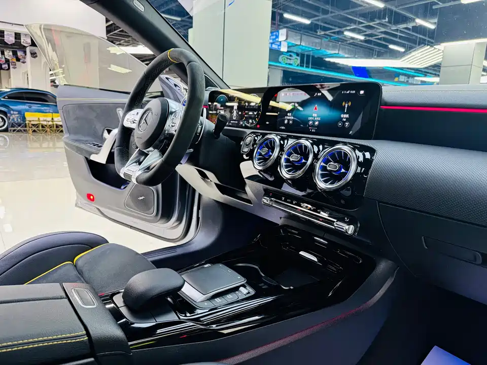 Mercedes-Benz CLA AMG