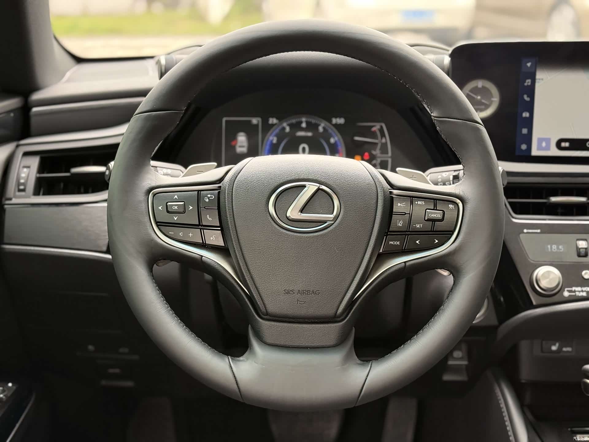 Lexus ES, 2023 10